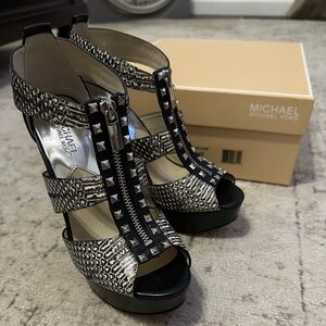 Michael Kors Studded Berkley Platform size 7.5